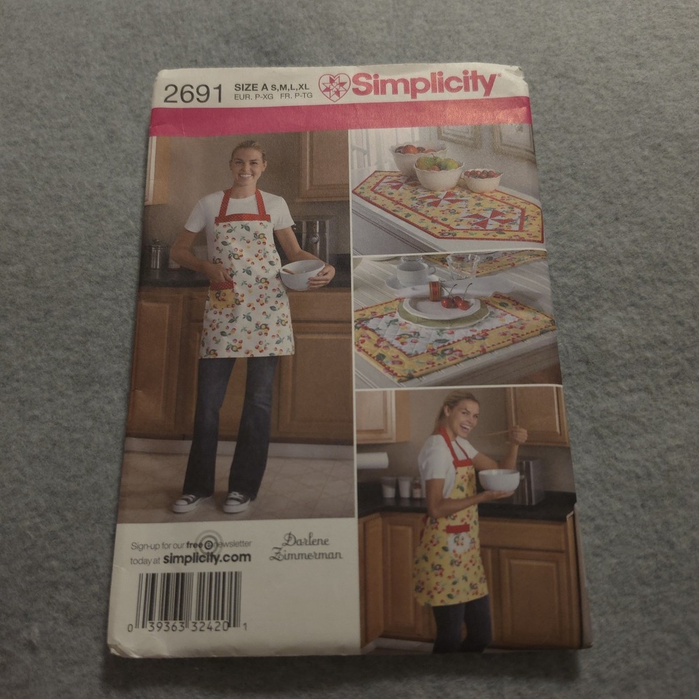 Simplicity 2691 Table Runner, Placemat, Reversible Apron Pattern Misses S-XL Cut
